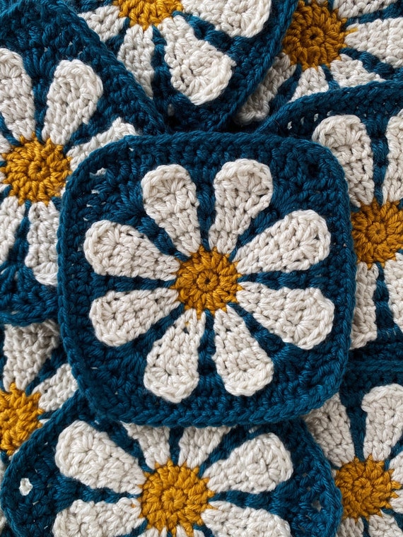 Crochet Daisy Granny Square Blanket- Free Crochet Pattern - A