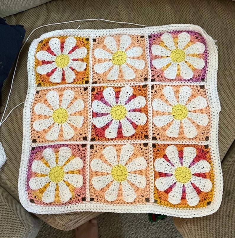 Retro Daisy Square Pattern Floral Granny Square DIY Crochet Flower Afghan Vintage-Inspired Boho Decor image 8