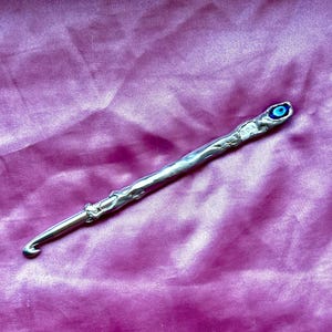 Szydełko Evil Eye 6,0 mm | Prezent dla szydełkujących, ręcznie robione narzędzie do szydełkowania, wyjątkowe prezenty z włókna