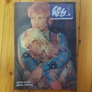 Sylvie Vartan and Johnny Hallyday 1971 Turkish Magazine Cover. Very Rare!   Couverture du magazine Turc.