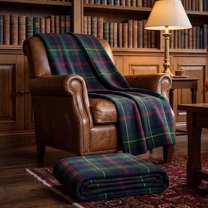 Klassische Highlands-Tartan-Sweatshirtdecke, dunkelgrün-marineblau-rot kariert, im Stil des alten Geldes, englische Landhaus-Wohnzimmer-Bettwäsche