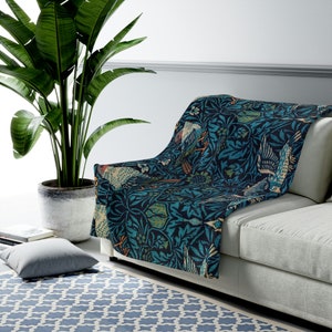 William Morris&#39;s (1834-1896) Birds famous pattern Printed Velveteen Plush Blanket