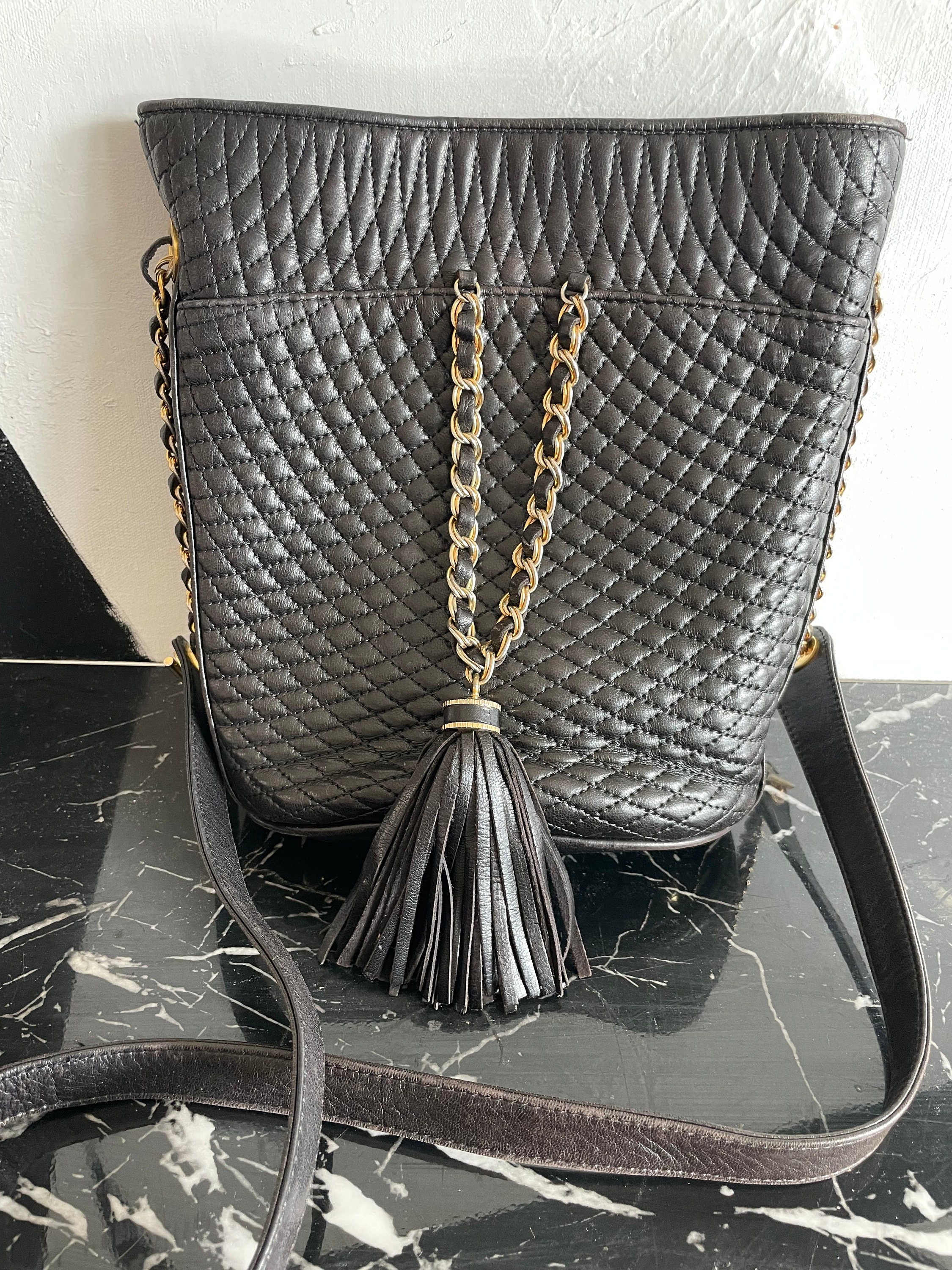 Black Handbag With Gold Chain - 714 For Sale on 1stDibs  black designer bag  with gold chain, black crossbody bag with gold chain, black leather purse  with gold chain