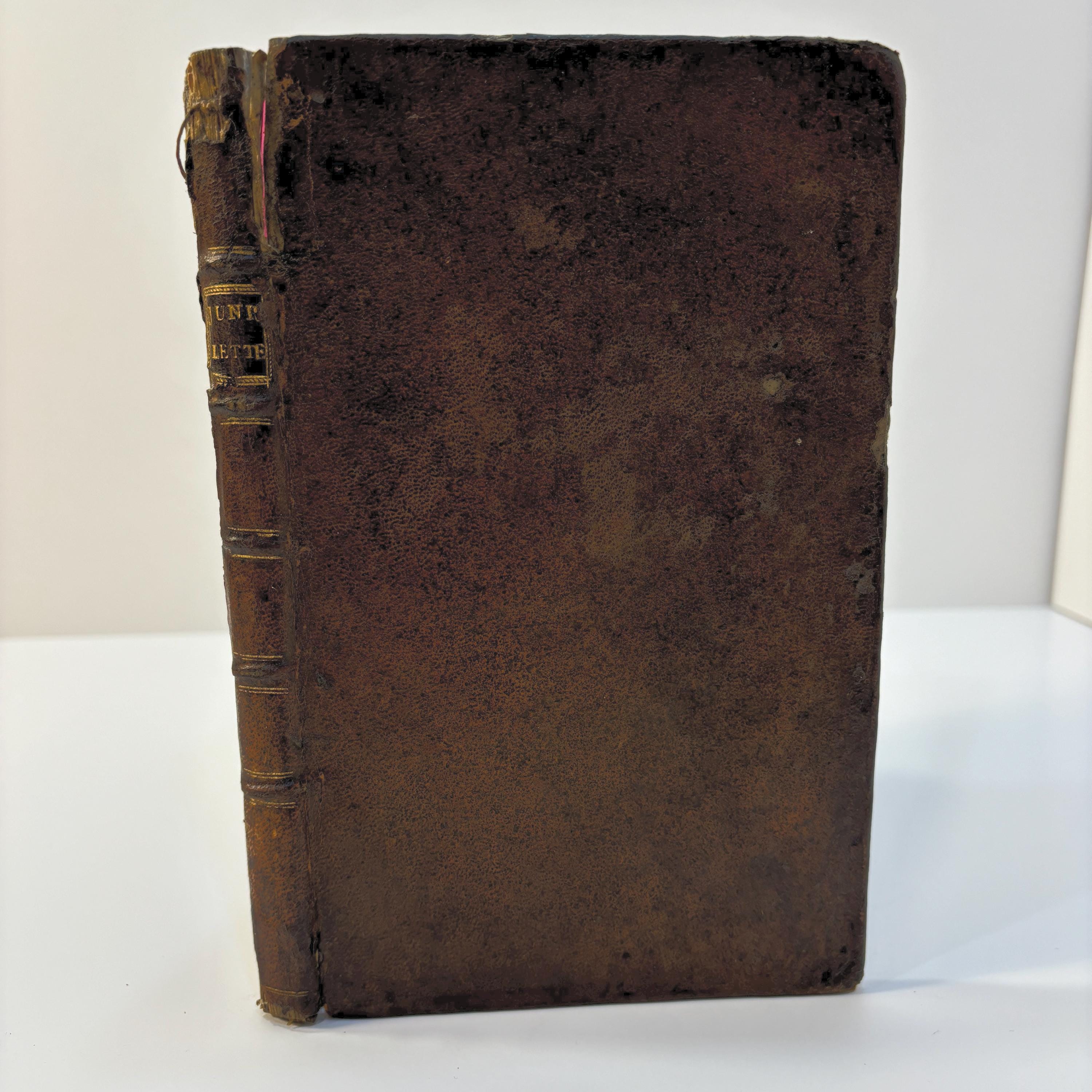 Political Contest; Containing all the Letters Between Junius and Sir William Draper: Also whole of Junius's Letters to the D*K*S of G*****N and B*****D. And his last Letter on the Rescue of a General Officer. — photograph 2.