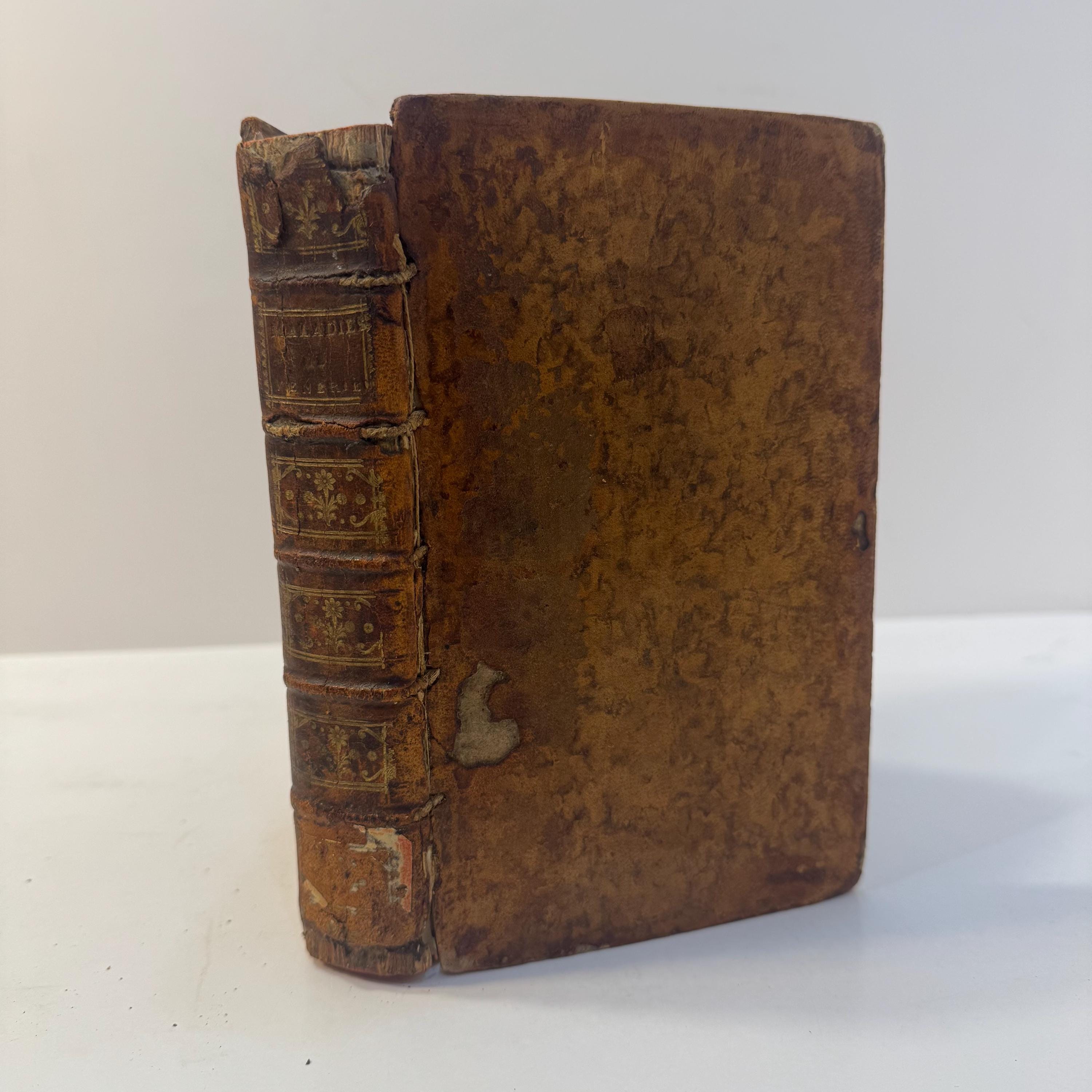 Traité Des Maladies Vénériennes,Par M. Fabre, Professeur des Écoles de Chirurgie, ancien Prévôt, Commissaire pour les Extraits de l'Académie, &c. Quatrième Édition, Revue, corrigée & augmentée par l'Auteur : On y a joint une Table analytique des Matières, contenant le précis de chaque Chapitre. Translated: Treatise On Venereal Diseases, By Mr. Fabre, Professor of the Schools of Surgery, former Provost, Commissioner for the Abstracts of the Academy, etc. Fourth Edition, Revised, corrected, and enlarged by the Author: To this has been added an analytical Table of Contents, containing a summary of each Chapter. French Language. — photograph 2.