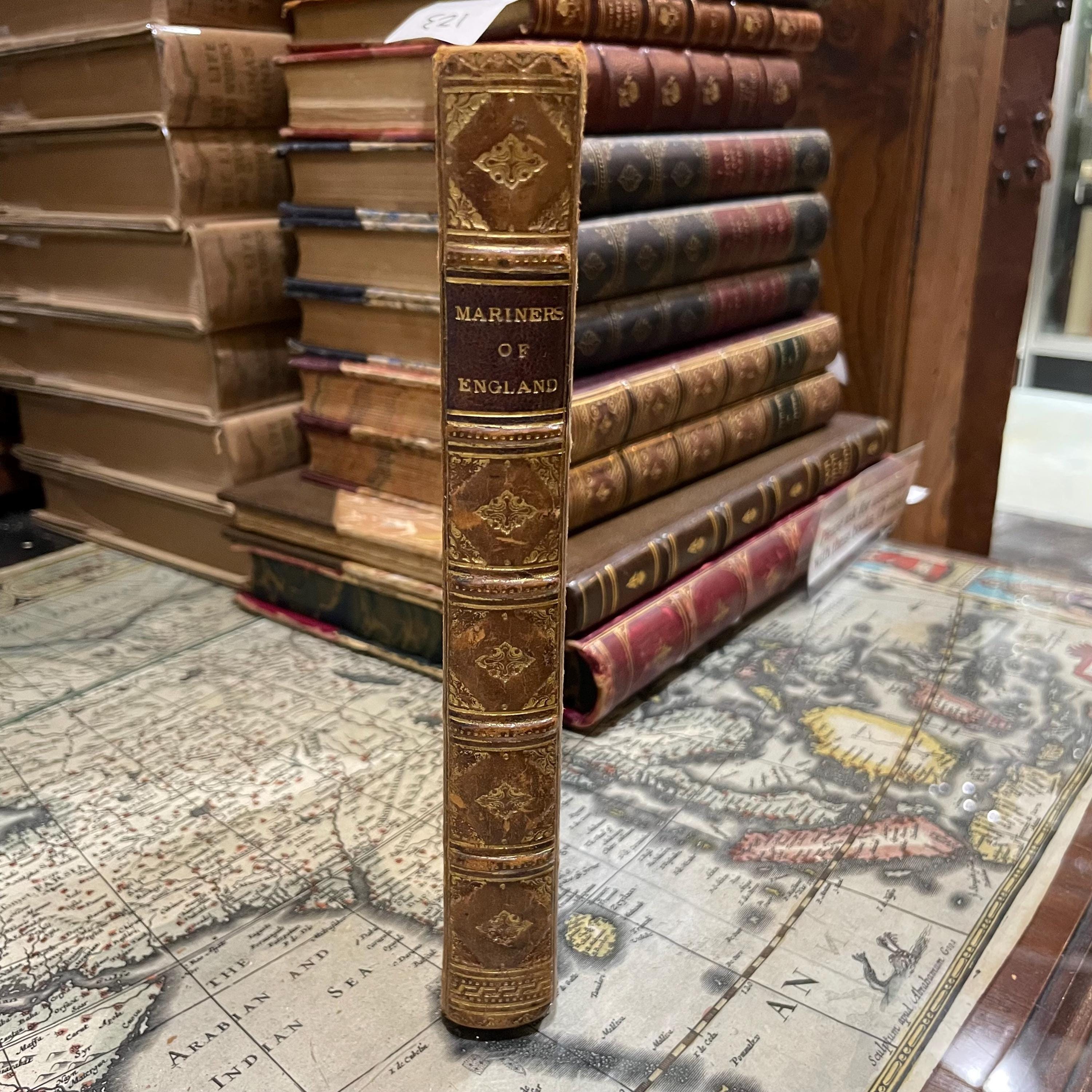 The Mariners of England Stories of Deeds and Daring Written for English Youth — photograph 2.