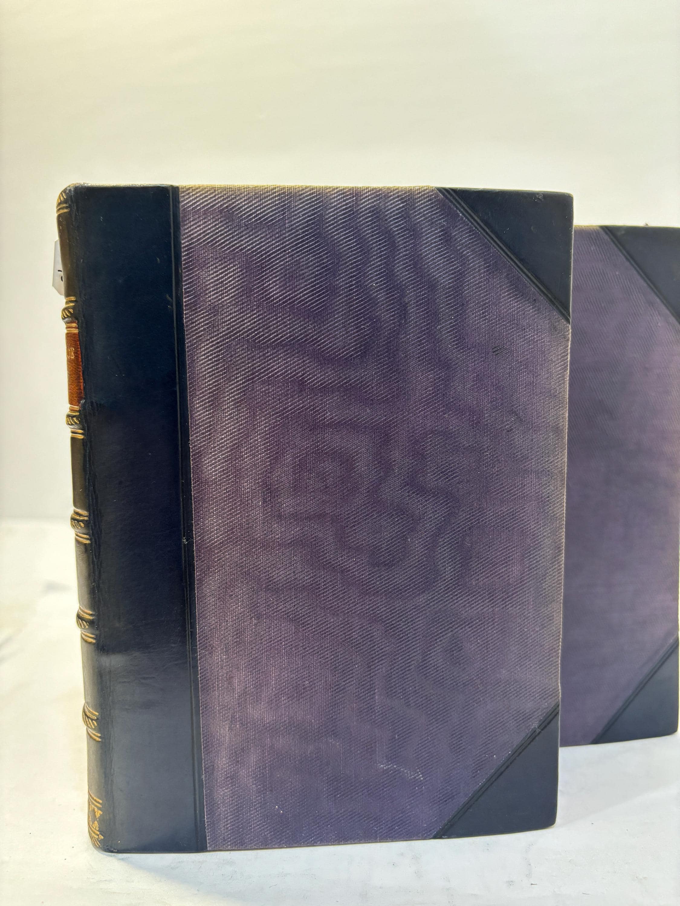 Ravenshoe. Copyright Edition. In Two Volumes. — photograph 2.