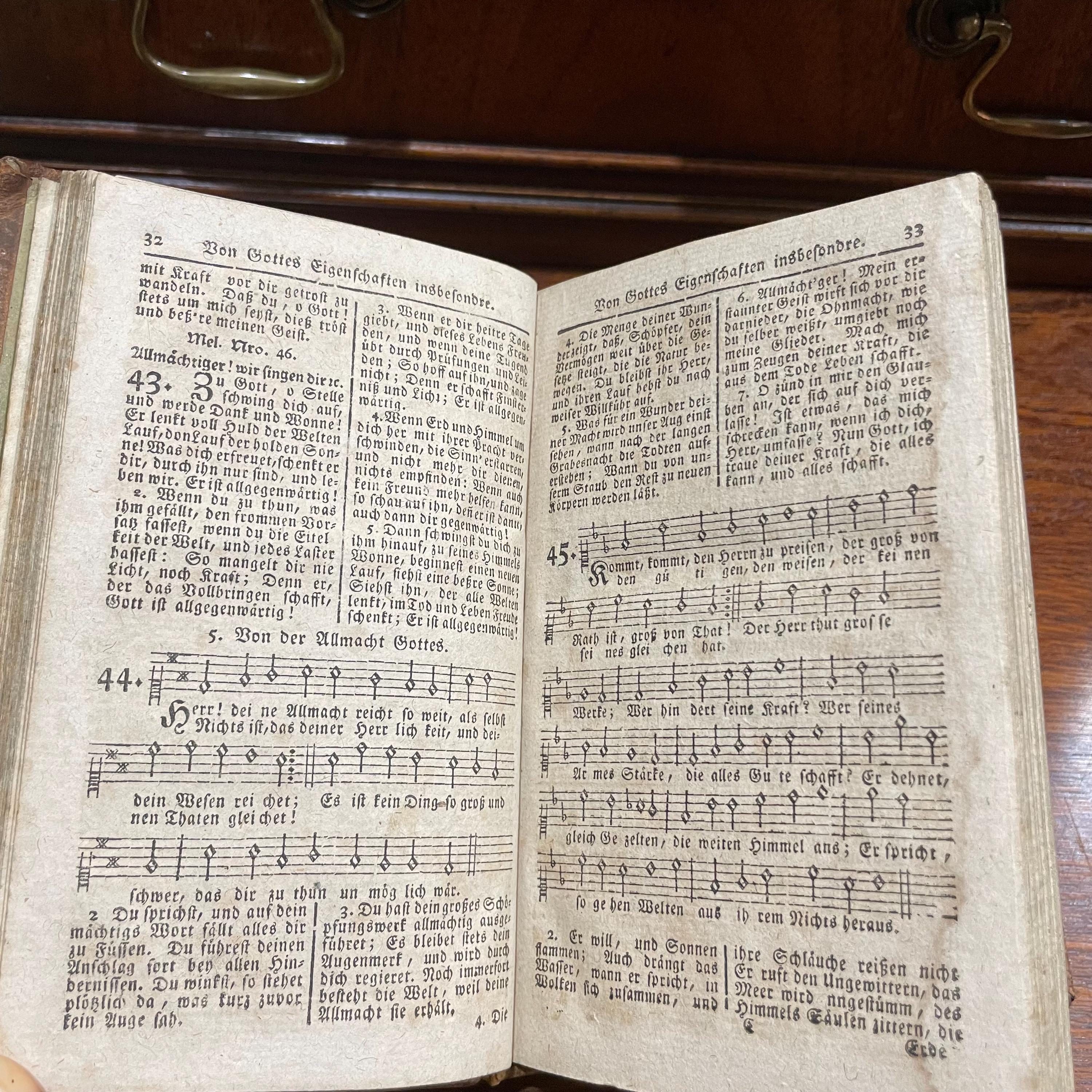 GESANGBUCH ZUM GOTTESDIENSTLICHEN GEBRAUCHE DER REFORMIRTEN GEMEINDEN IN KURPFALZ. Translated from German: Hymnal for the Liturgical Use of the Reformed Congregations in the Electoral Palatinate (Germany). Church Hymnal — photograph 9.