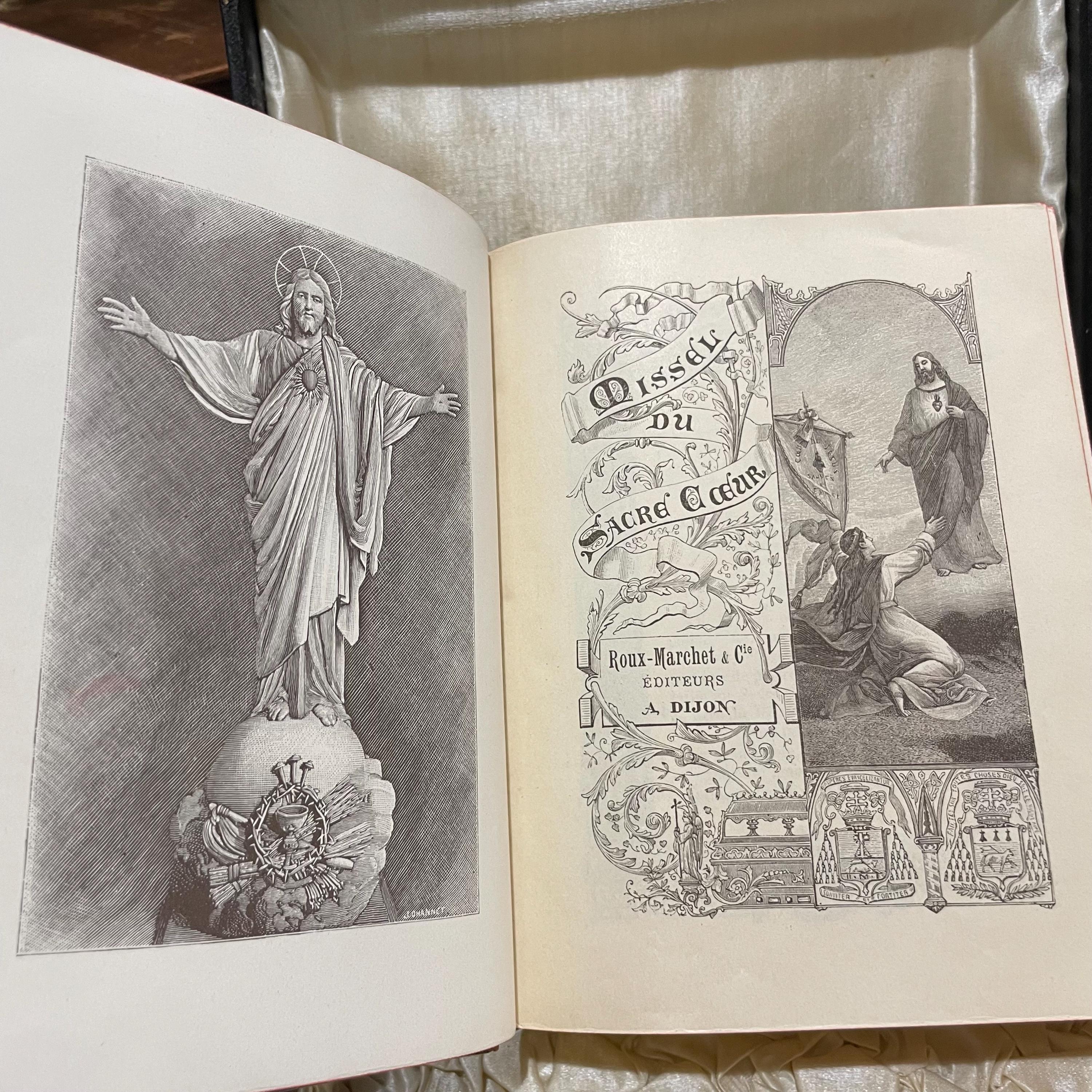 Missel du Sacre Coeur No. 714 in custom leather, silk lined presentation box. Translated: Missal of the Sacred Heart No.714 — photograph 10.