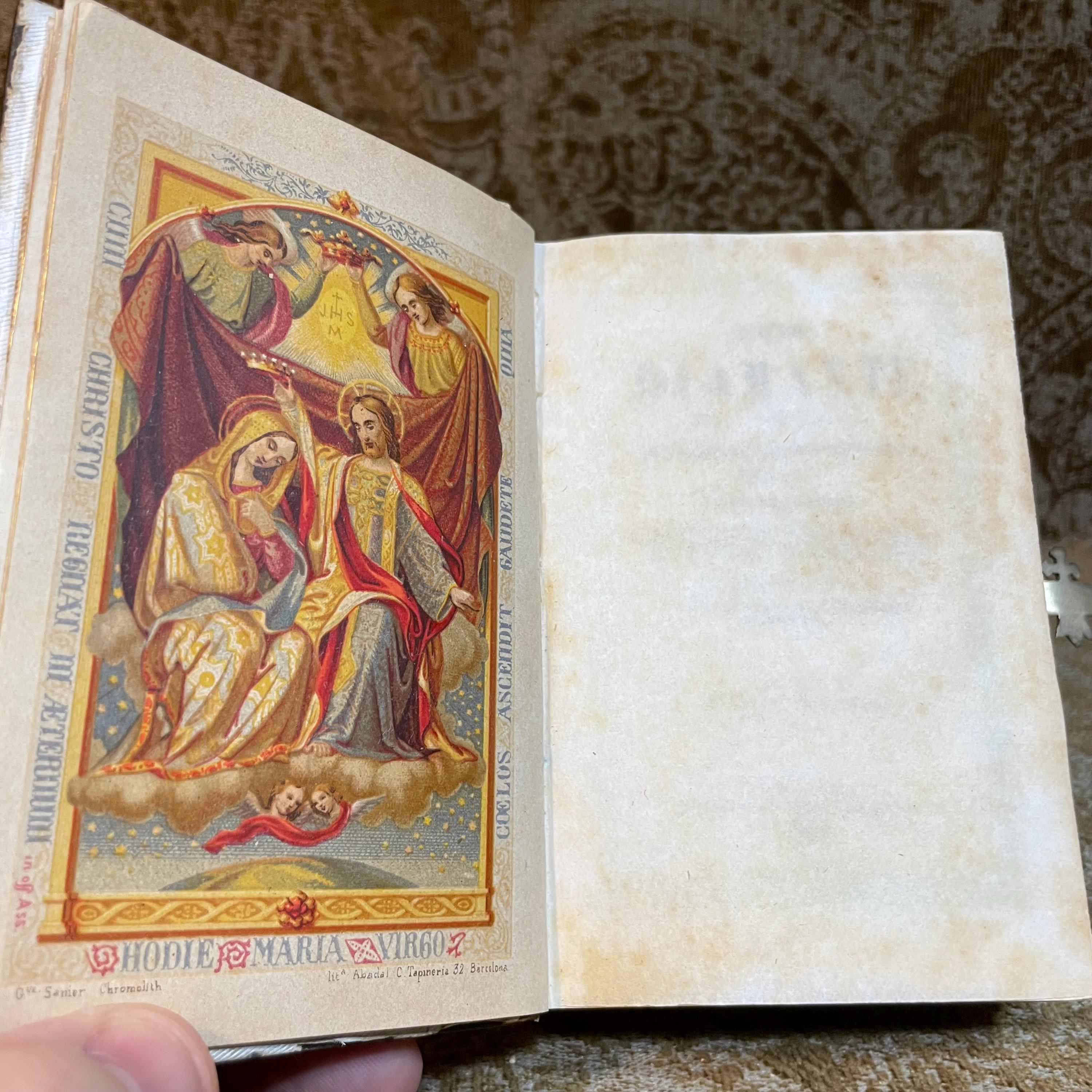 Novísimo Diamante Del Cristiano. Devocionario Completo Nuevamente Revisado Que Contiene Las Horas Divinas, El Ejercicio Cotidiano, Máximas De Santa Teresa, Semana De Oración, Ordinario De La Misa Y Ejercicios Para Antes Y Después De La Confesión Y Comunión, La Semana Santa, Y Otras Oraciones De Mucha Utilidad Para Los Fieles. Translated: Newest Diamond Of The Christian. Complete Prayer Book Newly Revised Containing The Divine Hours, The Daily Exercise, Maxims Of Saint Teresa, Prayer Week, The Order Of The Mass, And Exercises For Before And After Confession And Communion, Holy Week, And Other Prayers Of Great Usefulness For The Faithful. — photograph 5.