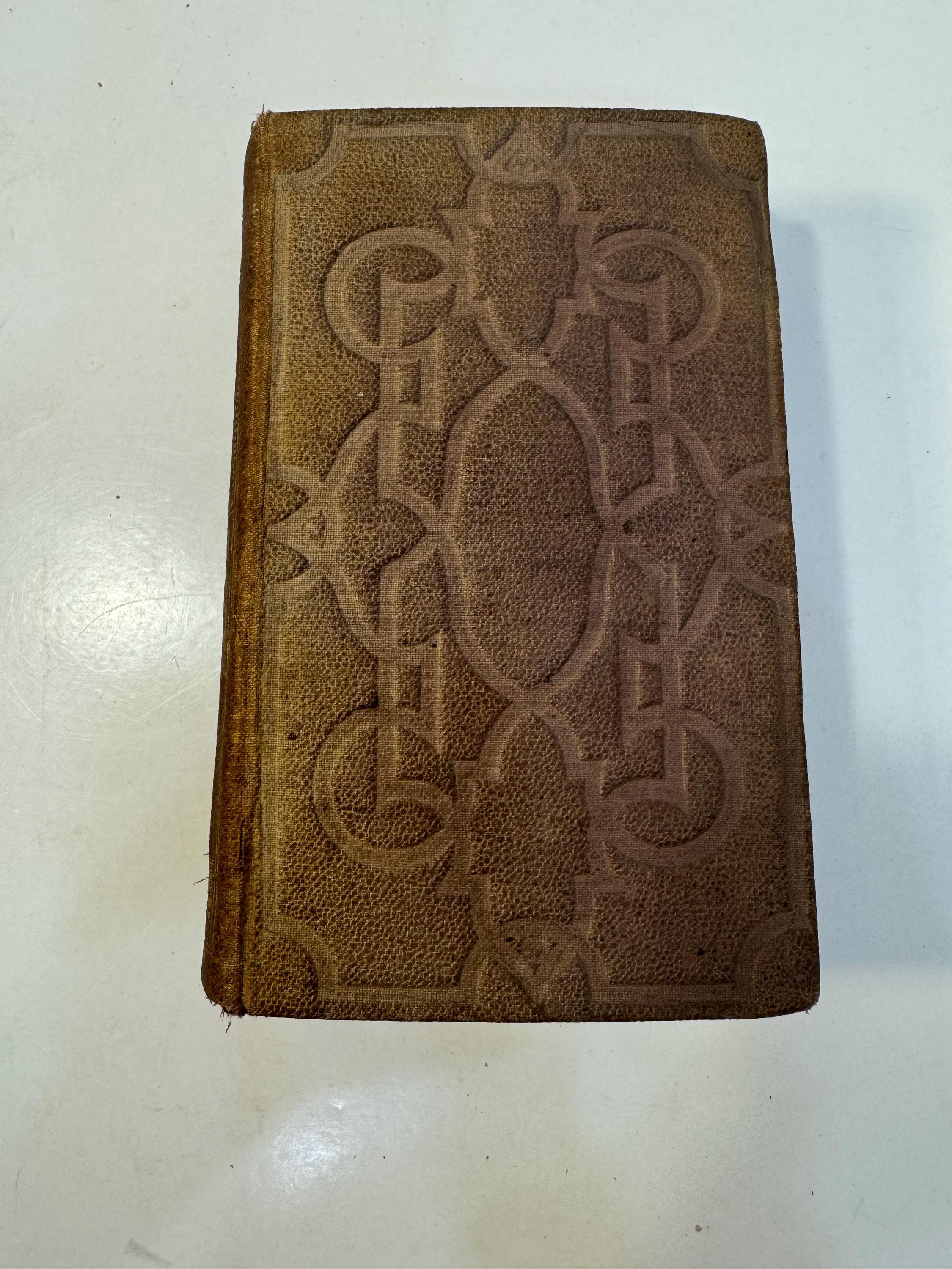 Complete Domestic Medicine; Or, A Treatise on the Prevention and Cure of Diseases, by Regimen and Simple Medicine. With Additions and Improvements Containing Treatises on Those Diseases Omitted by the Author, and on the New Discoveries in Medicine and Surgery; Also, Dr. Cullen's Characteristic Symptons of Diseases. To Which is Added The Compendium of Anatomy with Twelve Illustrations. — photograph 2.