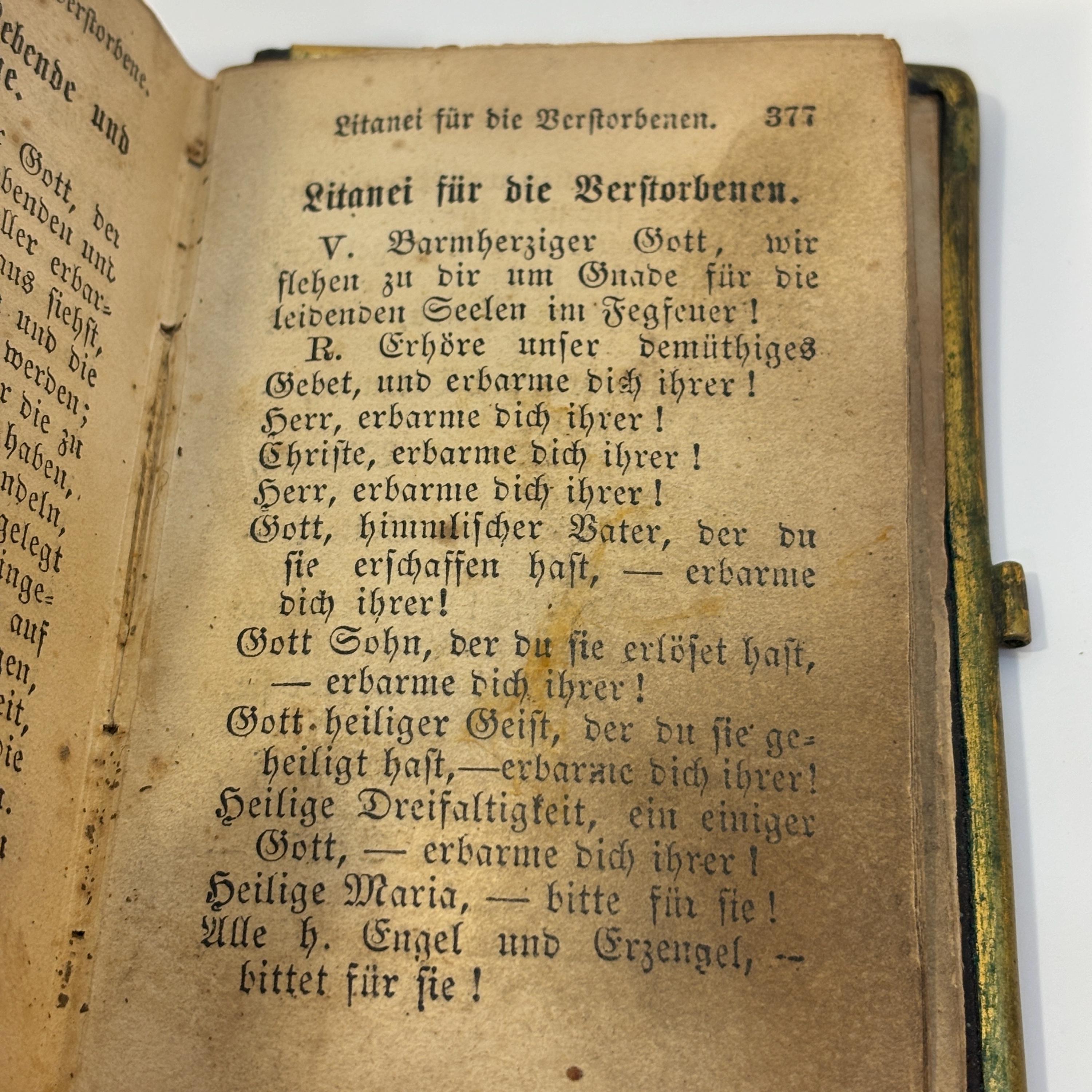 Das Paradies Gärtlein. Ein katholisches Gebetbuch enthaltend eine Auswahl der besten Andachtsübungen. Mit bischöflicher Approbation. Translated: The Little Garden of Paradise. A Catholic prayer book containing a selection
of the best devotional exercises. With Episcopal approval. — photograph 8.