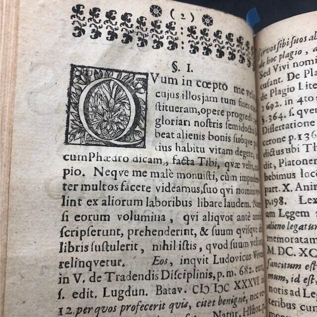 Thomae Crenii de Furibus Librariis Dissertatio Esistolica ad Eximii & singularis ingenii, doctrinae, virtutis & elegantiae Virum Fridericum Danielem Knochium Moeno-Francofurtanum, elegantioribus studiis operam navantem. GOOGLE TRANSLATION: Thomas Crenius, the libraries dissertation on the extraordinary and individual character, doctrine, virtue and elegance of Frederick Daniel Knoche (Friedrich Knoch) Moeno-Francofurtanum, elegant studies attention. — photograph 5.