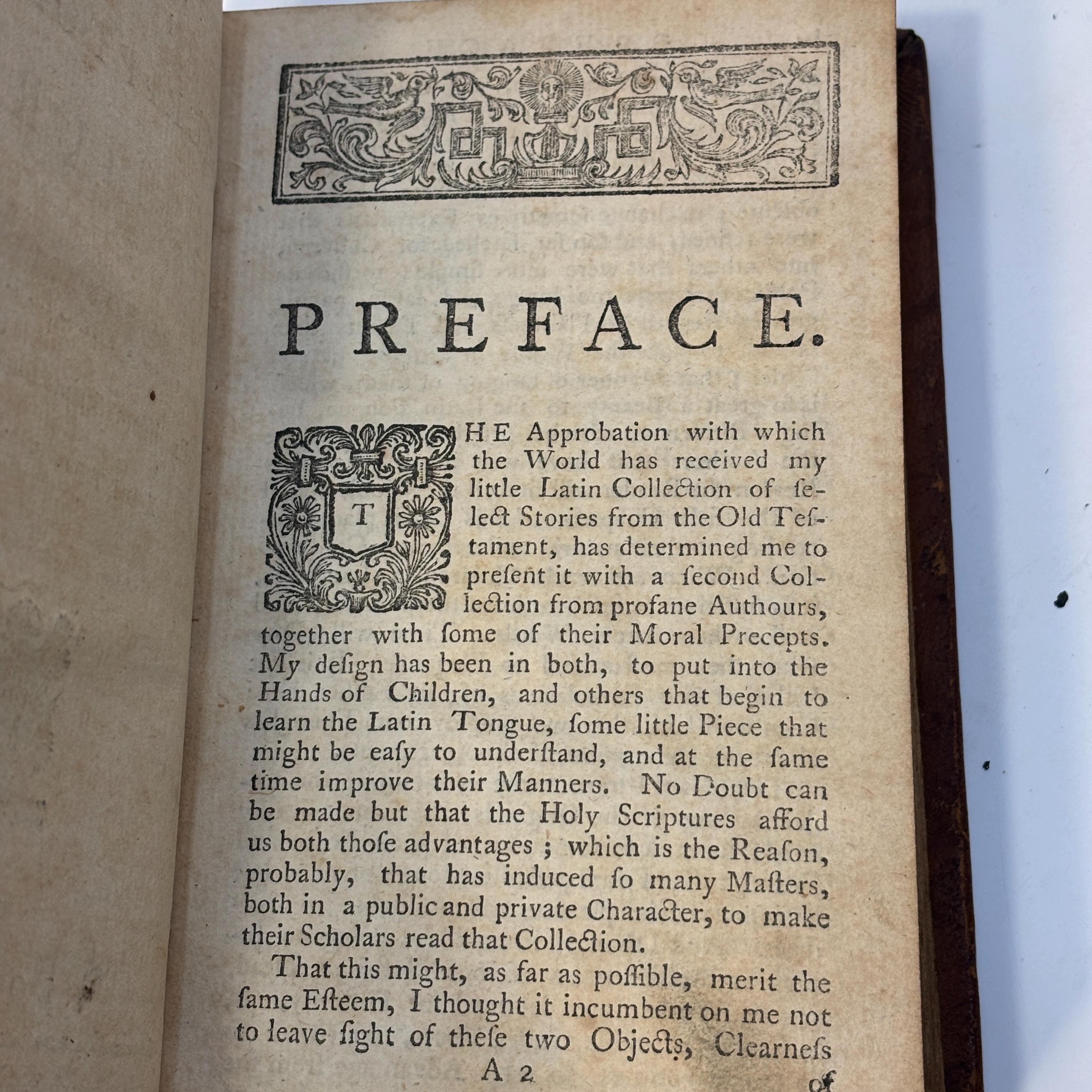 Selectæ E Profanis Scriptoribus Historiæ, Quibus admista sunt Varia Honeste Vivendi Præcepta, Ex iisdem Scriptoribus deprompta. Editio Tertia. Translated: Selections From profane (that is, non-sacred) Writers, Of histories, To which are added Various precepts For living honorably, Drawn from those same writers. Third edition. — photograph 3.