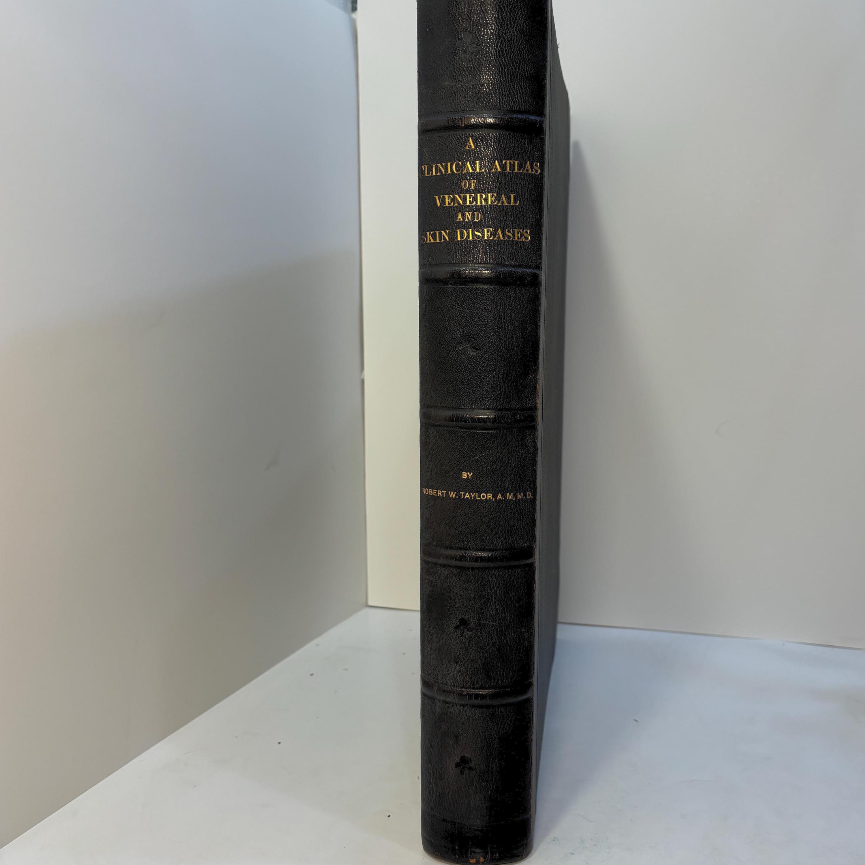 A Clinical Atlas of Venereal & Skin Diseases Including Diagnosis, Prognosis & Treatment. Illustrated with Two Hundred and Thirteen Figures, Many of Them Life Size, on Fifty-Eight Beautifully Colored Plates. Also, Many Large and Carefully Executed Engravings in The Text. — photograph 6.