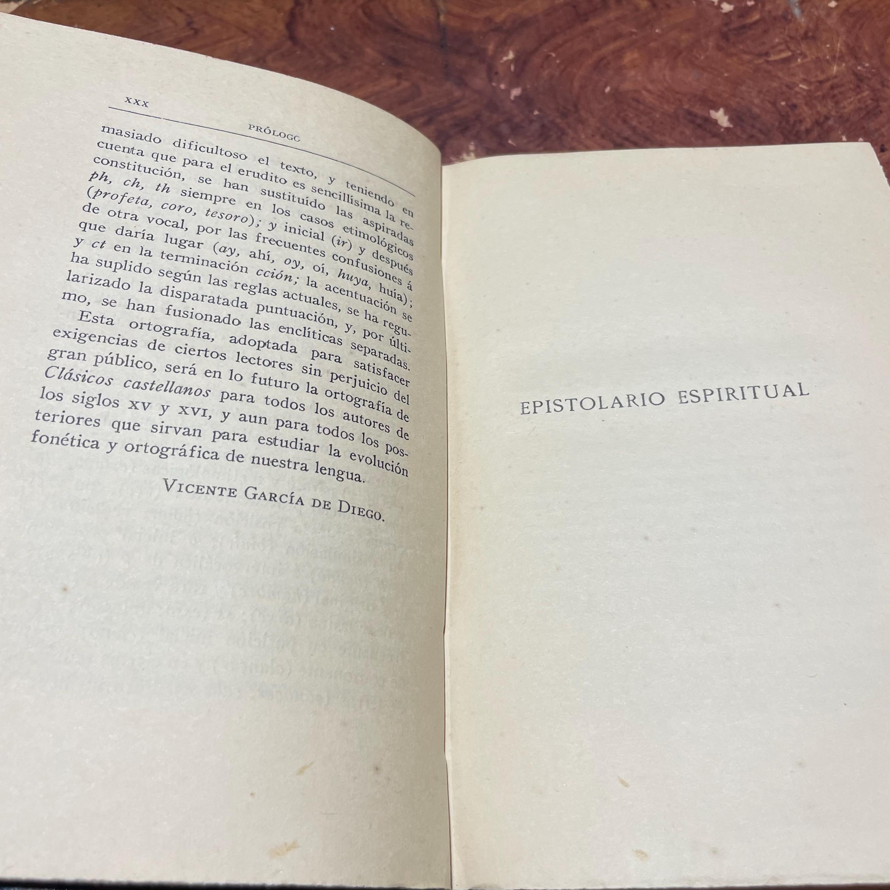 Clasicos Castellanos. B. Juan De A Vila Epistolario Espiritual. Edicion Y Notas De Don Vincente Garcia de Diego. Translated from Spanish: Spanish Classics. B. Juan De A Vila Spiritual Epistolary. Edition and Notes by Don Vincente Garcia de Diego — photograph 7.