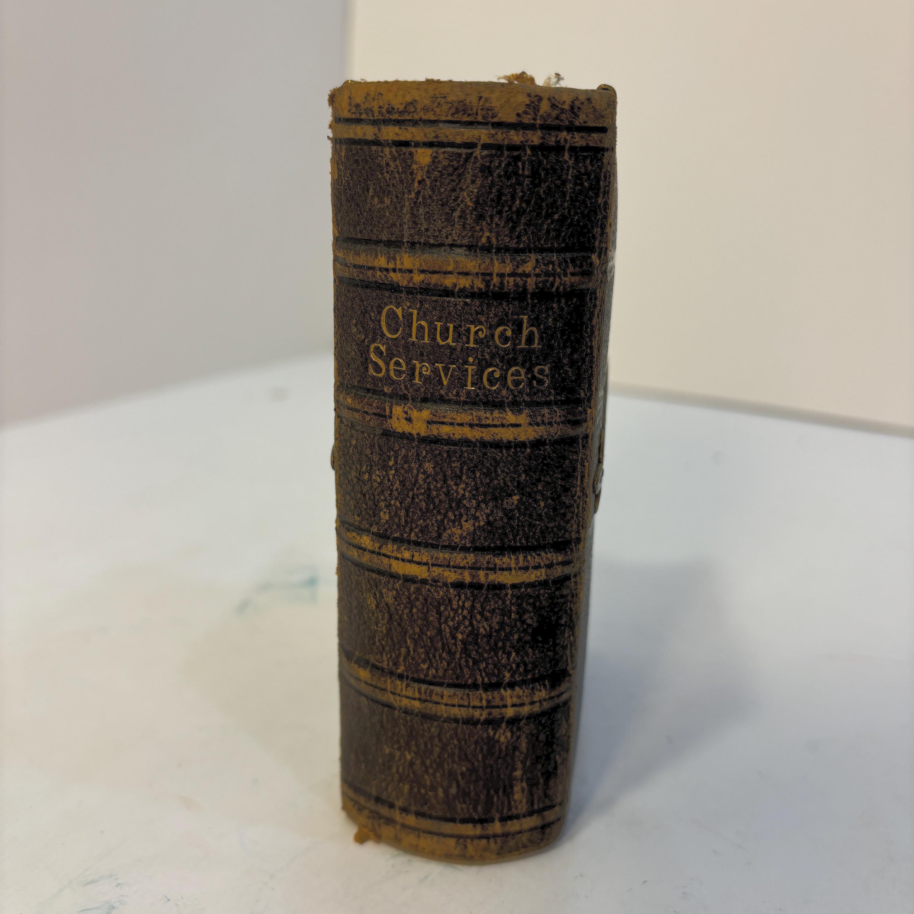 The Book of Common Prayer, And Administration of The Sacraments, and Other Rites and Ceremonies of The Church, According to The Use of The United Church of England and Ireland. Together With The Proper Lessons for Sundays and Other Holy-Days, and The New Version of The Psalms of David. — photograph 3.