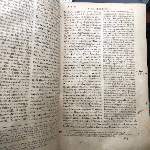 Pausanias' Accurate Description of Greece 1696 the Latin interpretation of Romulus Amasaeus Greek and Latin Text Manuscript — photograph 7.