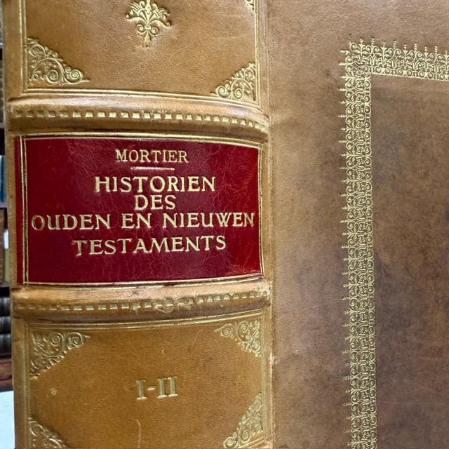 Historie Des Ouden En Nieuwen Testaments, Verrykt Met Meer Dan Vierhonderd Printverbeeldingen In Koper Gesneden. Met Privilegie Van De Heeren Staaten Van Holland En Westfriesland. Translated: History Of The Old And New Testaments, Enriched With More Than Four Hundred Printed Illustrations Engraved In Copper. With Privilege Of The Lords States Of Holland And West Friesland. — photograph 8.