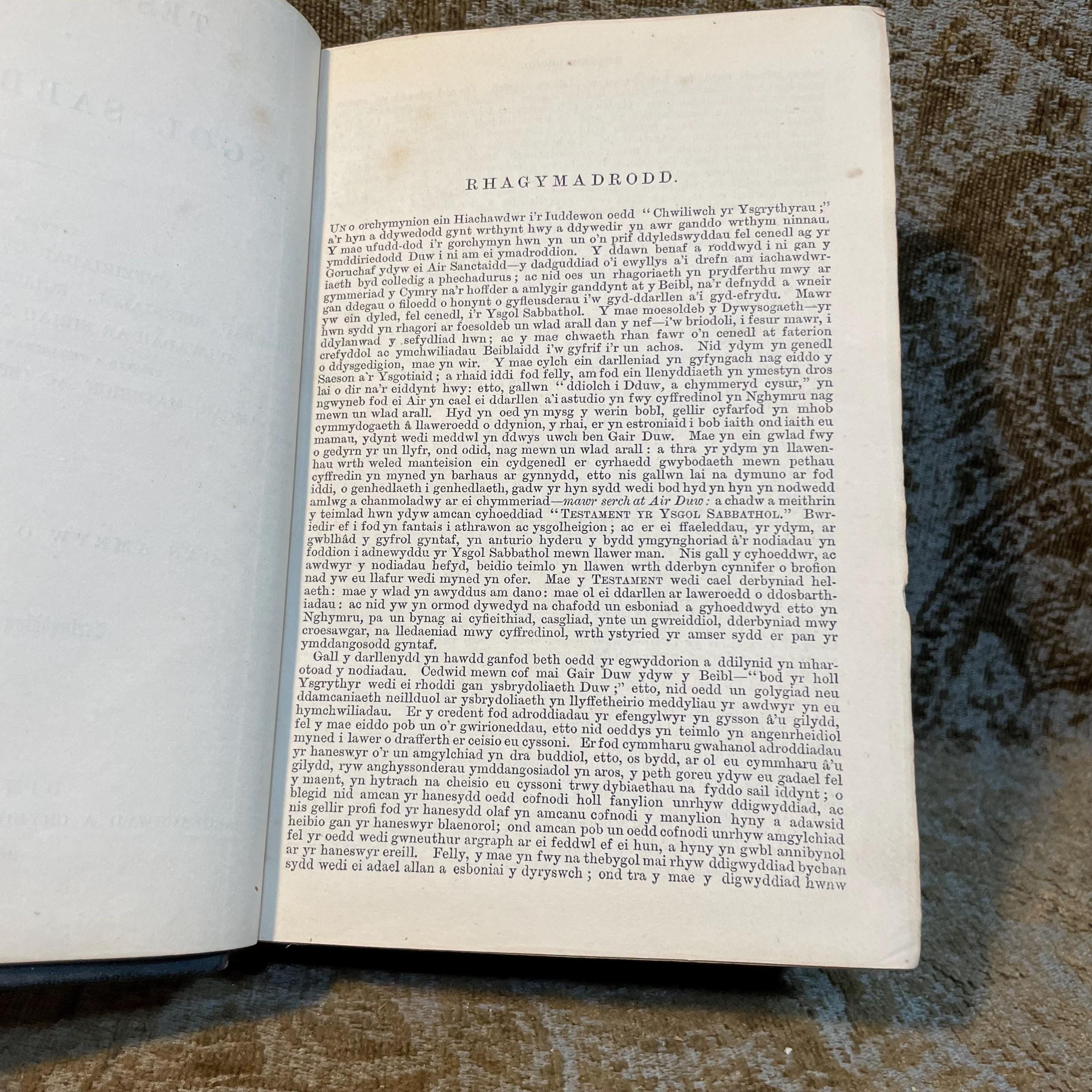 Testament Yr Ysgol Sabbothol. Cynnwysa Y cyfeiriadau cyflawnaf: Nodiadau beirniadol, eglurhaol, a daearyddol: Sylwadau ar eiriau ac arferion, &c. Ynghyd â traethawd yn egluro Amcan, materion, ac ieithwedd pob llyfr. Gan amryw o weinidogion Y Trefnyddion Calfinaidd. Translated: Testament For the Sabbath School. Contains The complete references: Critical, explanatory, and geographical notes: Observations on words and practices, etc. Together with a treatise explaining The purpose, content, and language of every book. By various ministers Of the Calvinistic Methodists. In two volumes. — photograph 8.