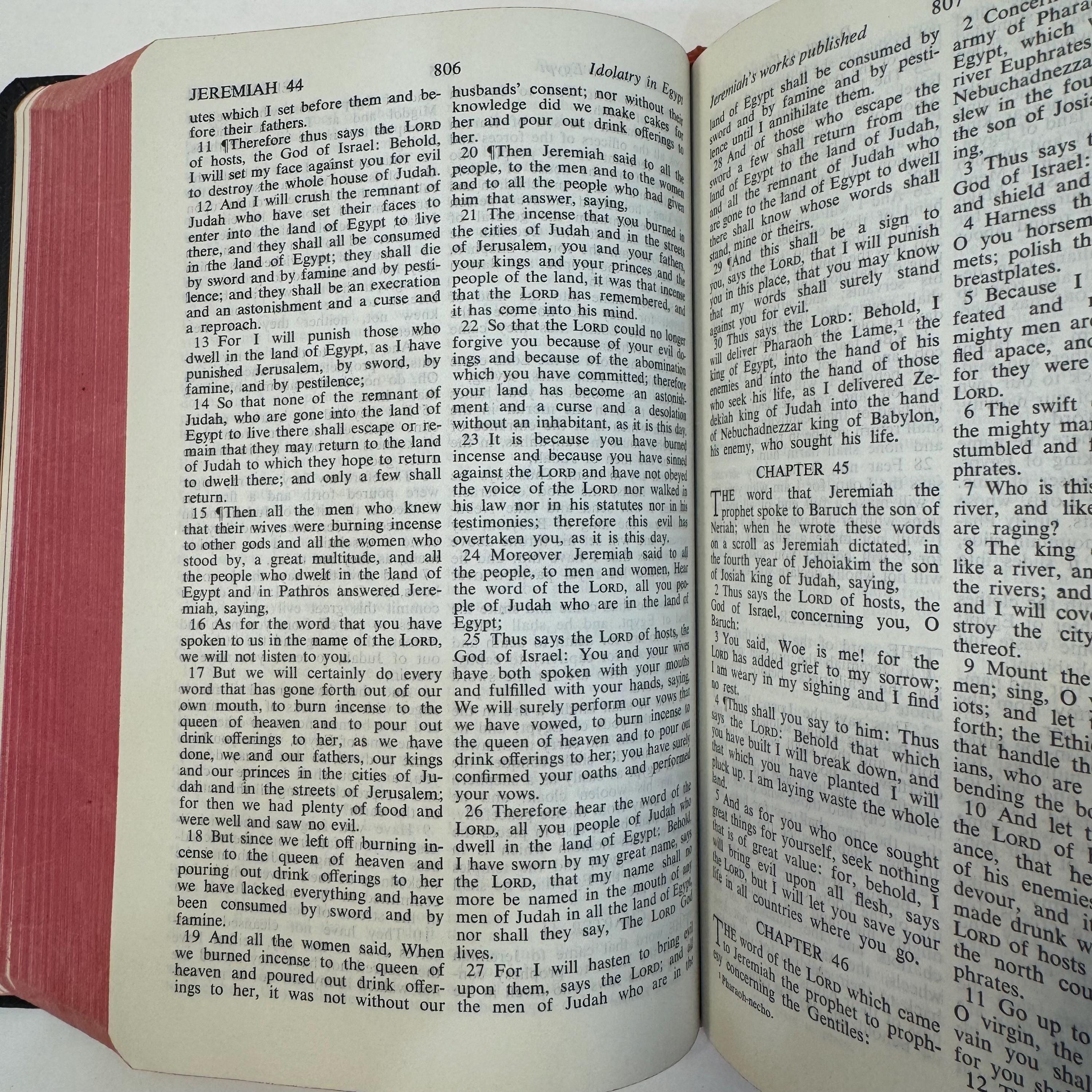 The Holy Bible Translated from Ancient Eastern Manuscripts, Abundant Life Edition, by George M. Lamsa & Oral Roberts (Ed.), 1961 — photograph 5.