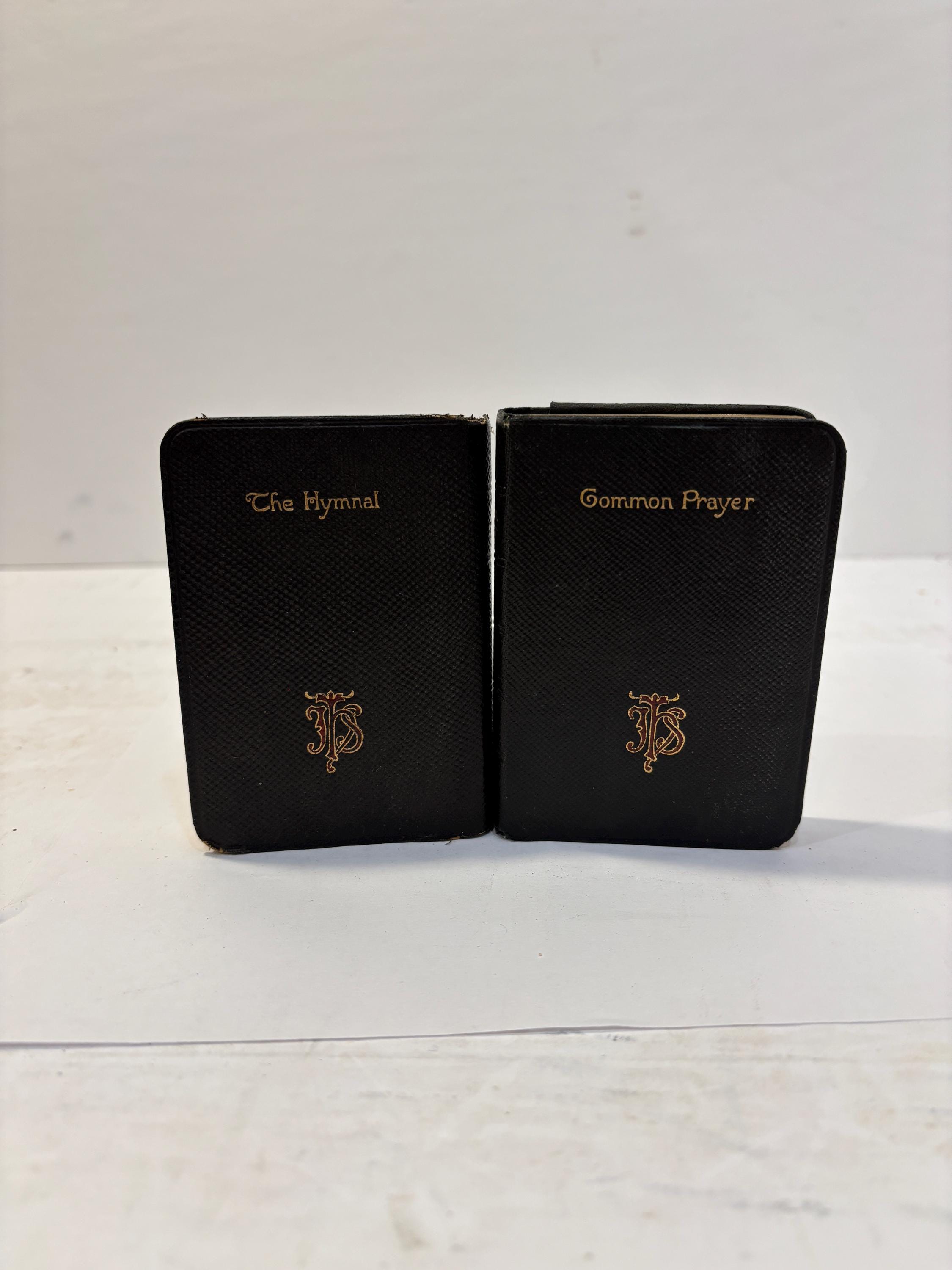 Attached Set - The Book of Common Prayer, and Administration of The Sacraments, and other Rites and Ceremonies of the Church, According to the Use of the Protestant Episcopal Church in the United States of America -- The Hymnal Revised and Enlarged … The Protestant Episcopal Church in the United States of America in the Year of Our Lord 1892 — photograph 2.