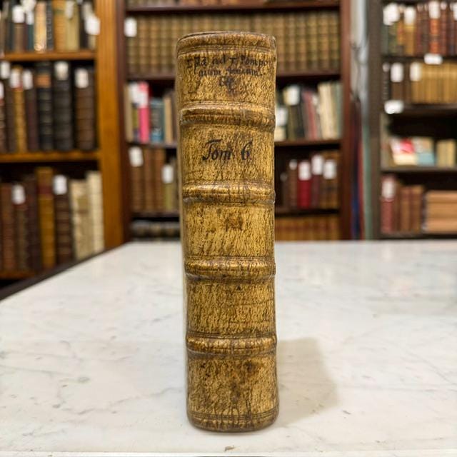 M. Tullii Ciceronis Epistolarum Ad Atticum, Libri XVI. Eiusdem Epistolarum Ad Q. Fratrem, Libri III. Incerti Auctoris Epistola Ad Octavium. Non Est Enim Ciceronis. T. Pomponii Attici Vita, Per Cornelium Nepotem. Ex Dionys. Lambini Emendatione. Translated: Marcus Tullius Cicero’s Letters to Atticus, in Sixteen Books; His Letters to His Brother Quintus, in Three Books; A Letter to Octavius by an Unknown Author, for It Is Not by Cicero; and The Life of Titus Pomponius Atticus, by Cornelius Nepos. From the Recension of Denis Lambin. — photograph 5.