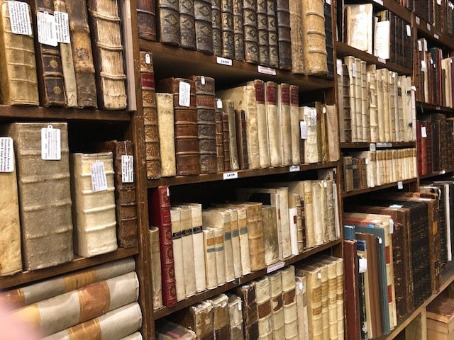 The British Essayists: with Prefaces, Historical and Biographical. Vol's. XXV, XXVI; Connoisseur 1-66, 67-140. — photograph 10.