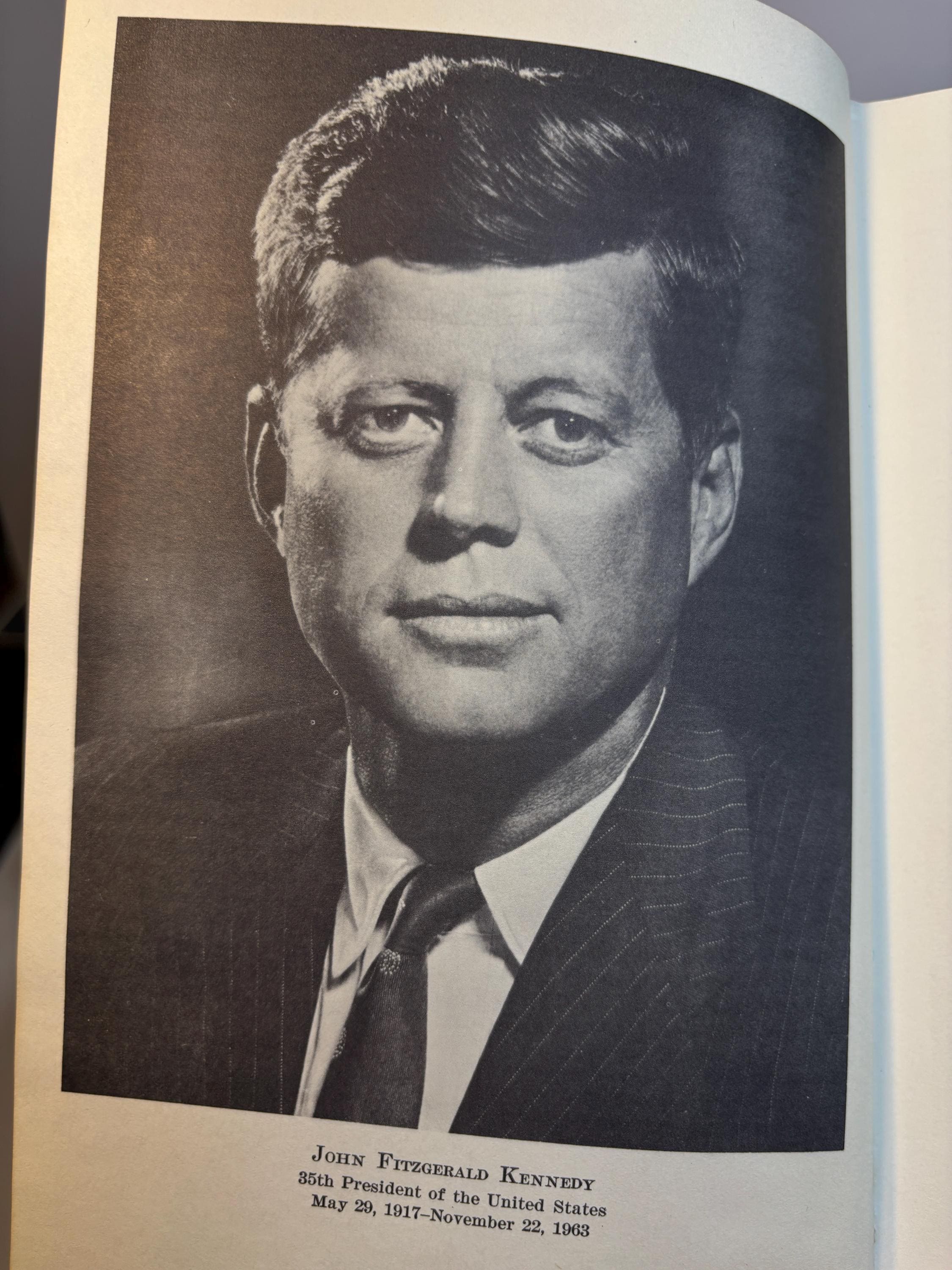 Report of The president's Commission on The Assassination of President John F. Kennedy. Autographed x2 by President Gerald R. Ford — photograph 5.