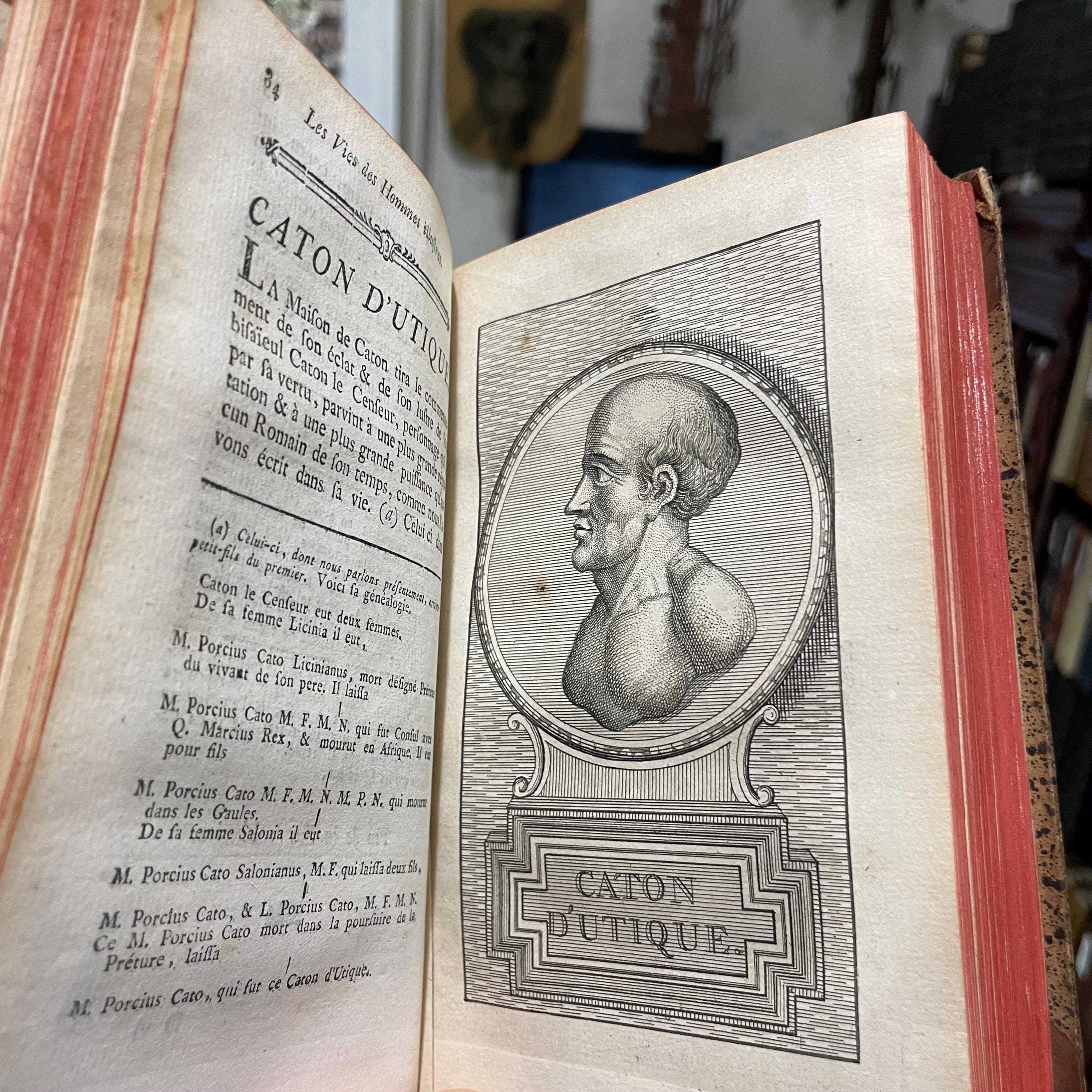 Les Vies Des Hommes Illustres De Plutarque, Traduites en français, avec des remarques historiques & critiques, par M. Dacier, de l’Académie royale des inscriptions & belles-lettres, &c. Nouvelle édition, revue & corrigée, Tome Premier. Contenant Les Vies de Thésée, de Romulus, de Lycurgue, de Numa Pompilius. TRANSLATION: The Lives Of Illustrious Men Of Plutarch, Translated into French, with historical & critical remarks, by M. Dacier, of the Royal Academy of Inscriptions & Belles-Lettres, etc. New Edition, Revised & Corrected, First Volume,
Containing The Lives of Theseus, of Romulus, of Lycurgus, of Numa Pompilius. — photograph 10.