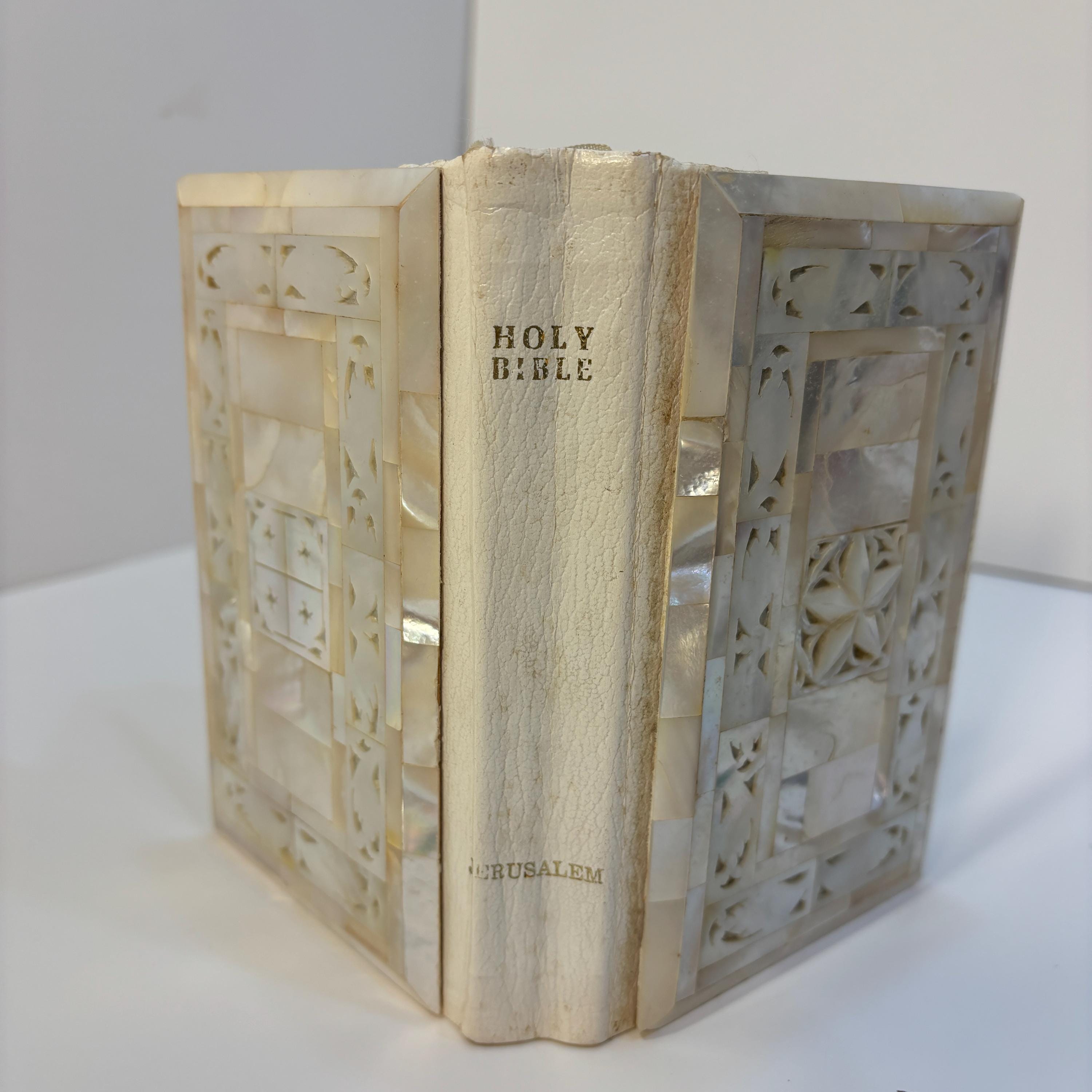 Holy Bible Containing the Old and New Testaments …and revised by His Majesty's special command. — photograph 6.