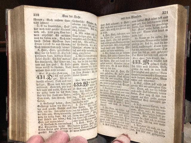 Allgemeines Gesang buch auf königlichen allergnädigsten Befehl dem öffentlichen und häußlichen Gebrauche. TRANSLATION: General Hymnal by Royal Most Gracious Command for Public and Domestic Use. — photograph 3.