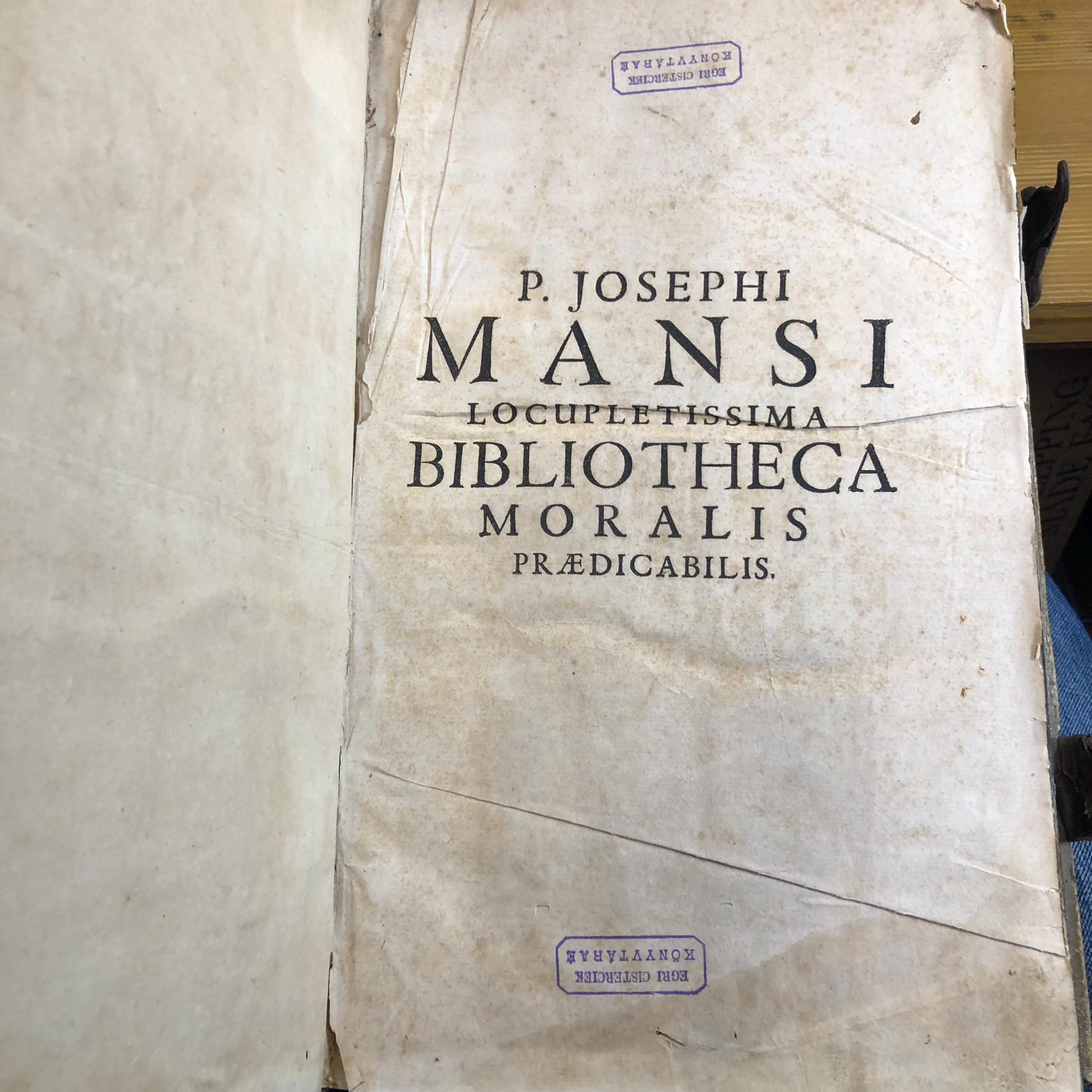 Locopletissima Bibliotheca Moralis Praedicabilis : Hoc Est Discursus Varii Exquisiti, In quibus per Tractatus ordine digestos, ad verbum Dei fructuosè & faciliter praedicandum, de Virtutibus & Vitiis copiosissimae materiae morales subministrantur, & ad plenum digeruntur
GOOGLE TRANSLATION: "Most Abundant Library of Moral Preaching: That is, Various and Exquisite Discourses, in which, through Treatises arranged in order, abundant material on virtues and vices is provided for fruitful and easy preaching on the word of God, and is fully organized."
PUBLICATION DATES: 1679-1683 — photograph 3.
