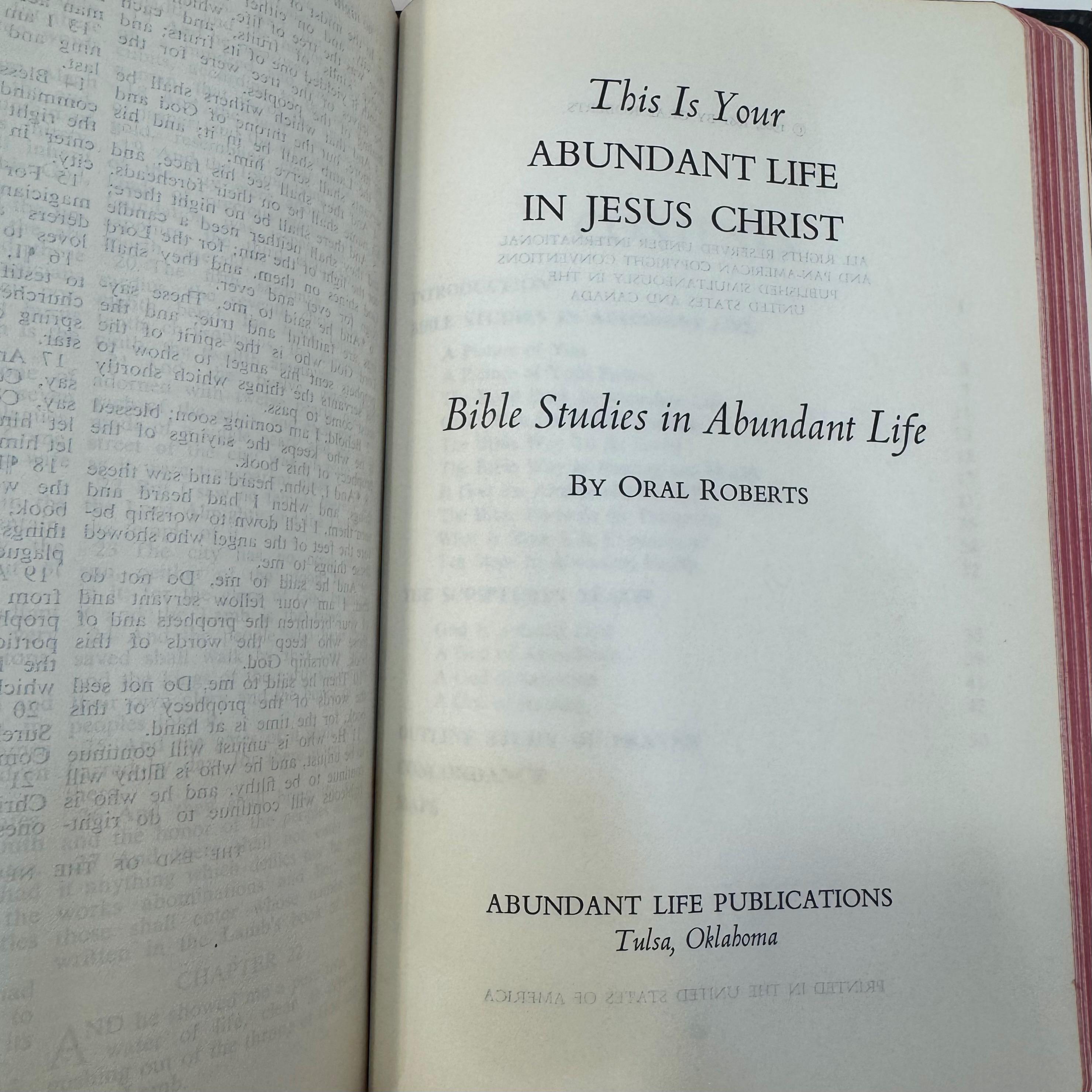 The Holy Bible Translated from Ancient Eastern Manuscripts, Abundant Life Edition, by George M. Lamsa & Oral Roberts (Ed.), 1961 — photograph 7.