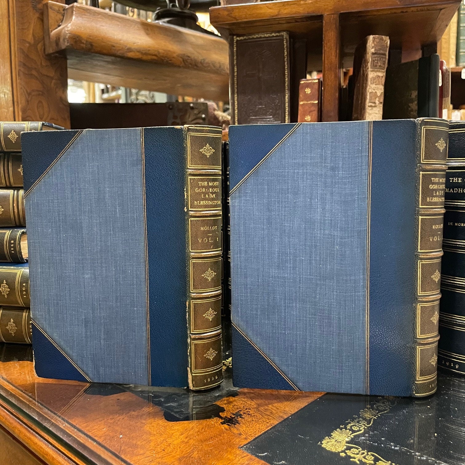 The Most Gorgeous Lady Blessington. In Two Volumes — photograph 3.