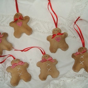 Gingerbread men mini format 2 pieces tree decorations image 1