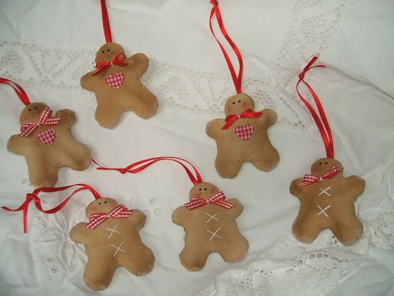 Gingerbread men mini format 2 pieces tree decorations image 1