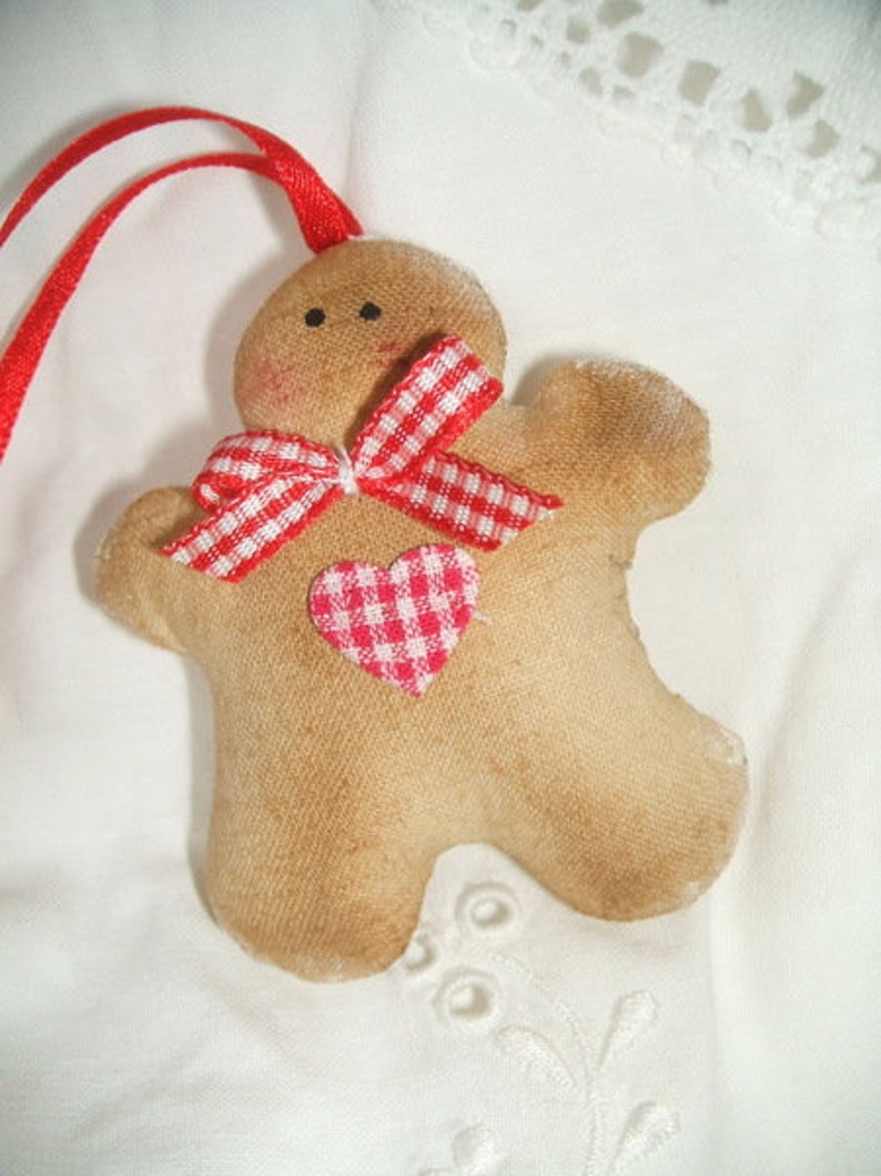 Gingerbread men mini format 2 pieces tree decorations image 3