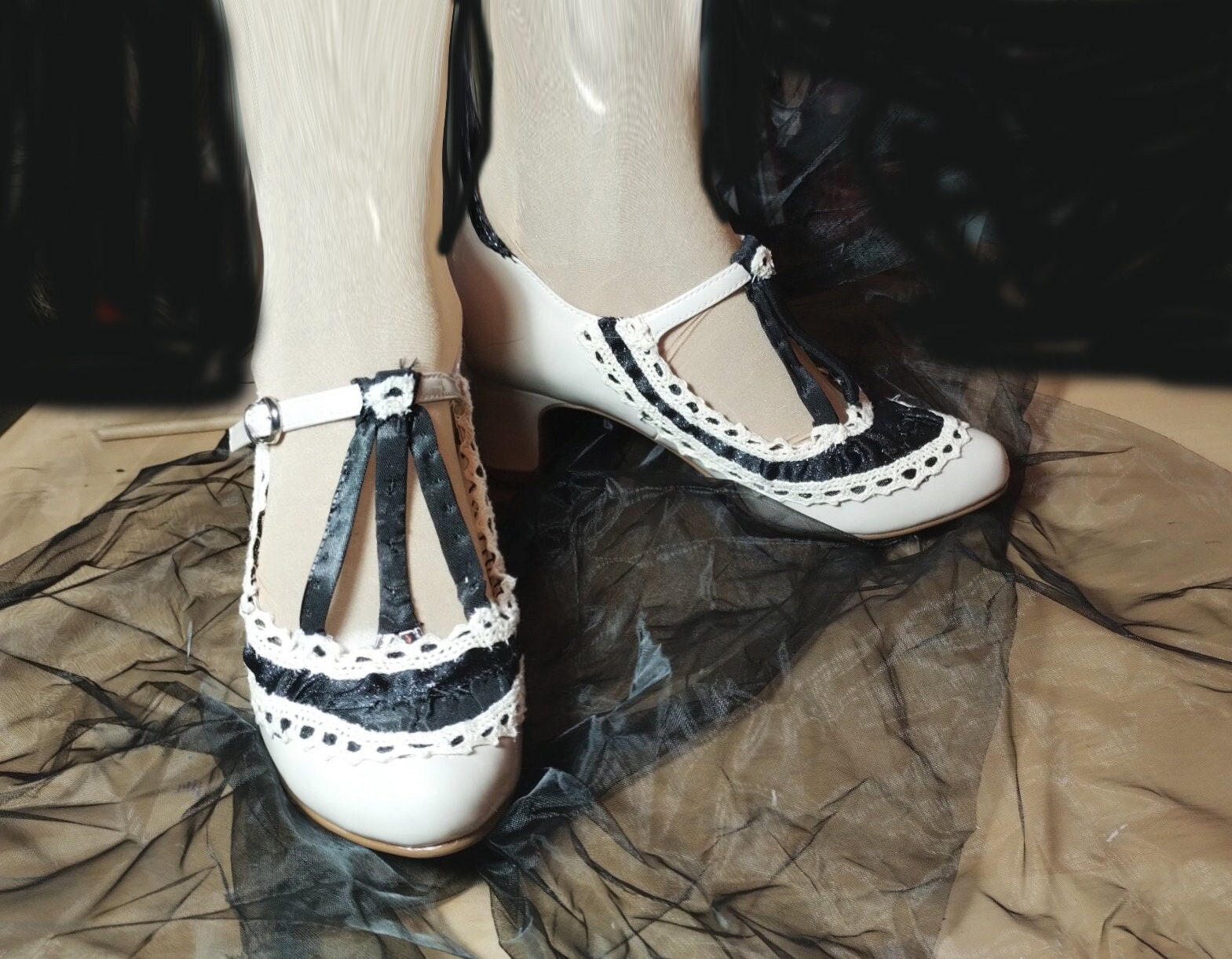 Chaussures à brides rétro type années 20