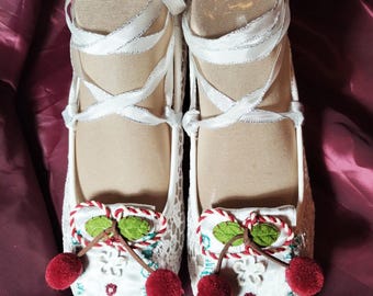 "Schnürschuhe ""Cherry Time"" im Regency-Stil"