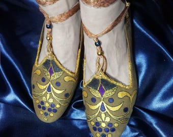 Renaissance inspirierte Schuhe handbemalt