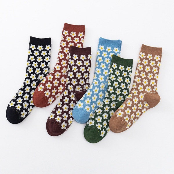 Daisy Socks,Tube Socks,Fashion Socks,Socks for Women,Christmas Gifts,Holiday Gifts,Flower Socks,Crew Socks,Fun Gifts,Patterned Socks,Gifts,