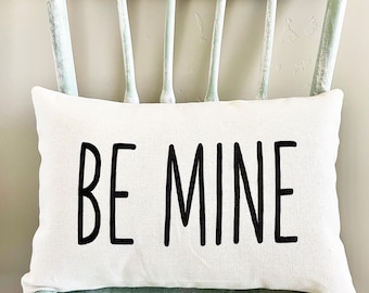 Be Mine Linen Valentine's Day Pillow Cover