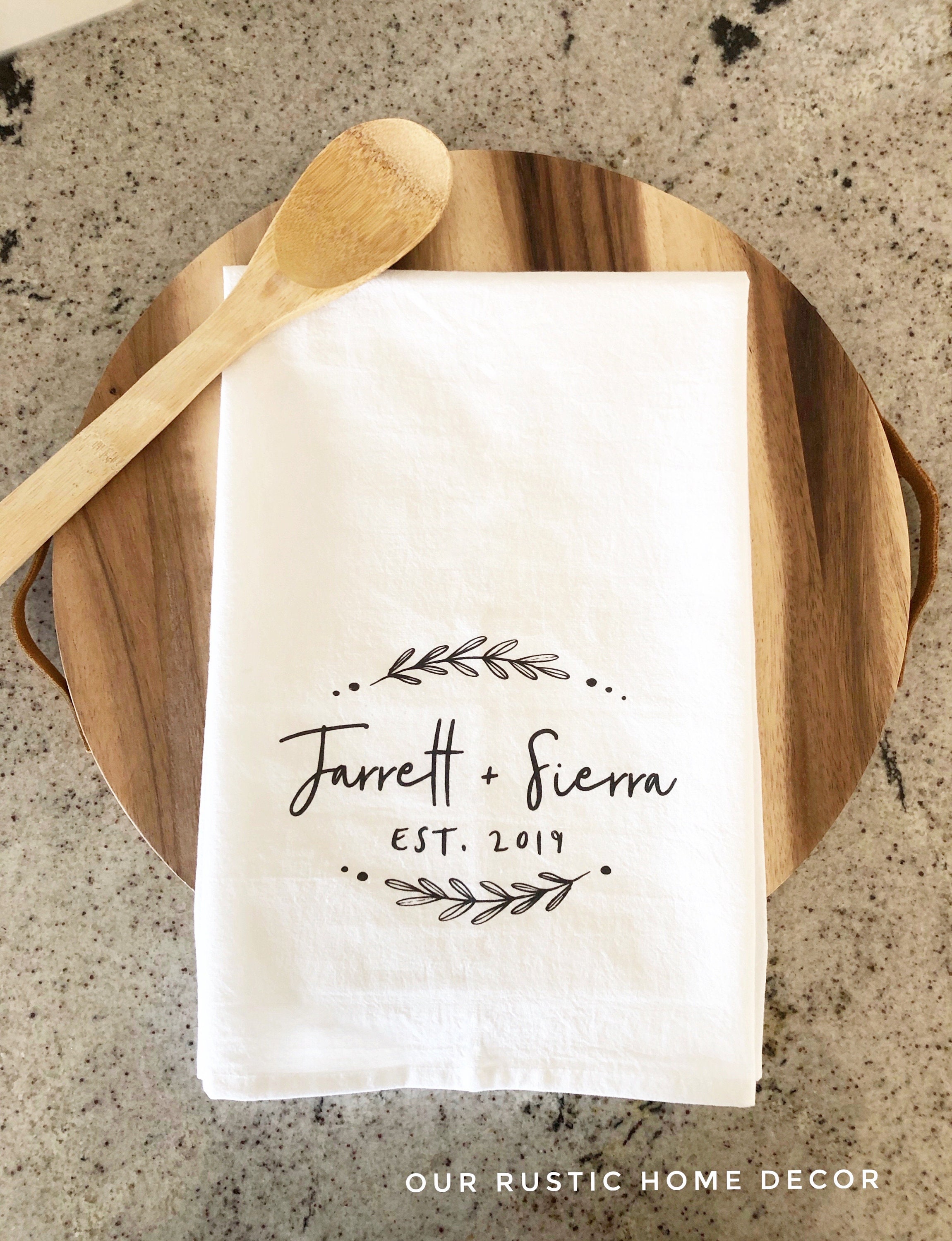 Cadeau de Mariage Nom Personnalisé Flour Sack Tea Towel - Torchon Cadeau Douche Nuptiale Pendaison C