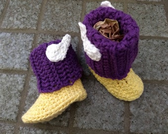 Minnesota Vikings baby crochet booties ~ Minnesota Football Babyschuhe  (size 0-6 months & 6-12 months)