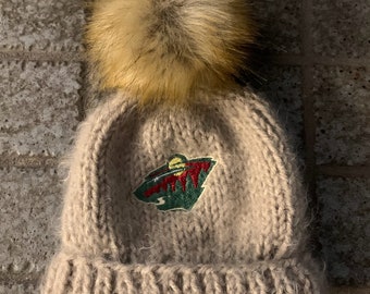 MN Wild Hockey Handknit Baby Hat ~ MN Wild Hockey Gestricktes Babymützchen