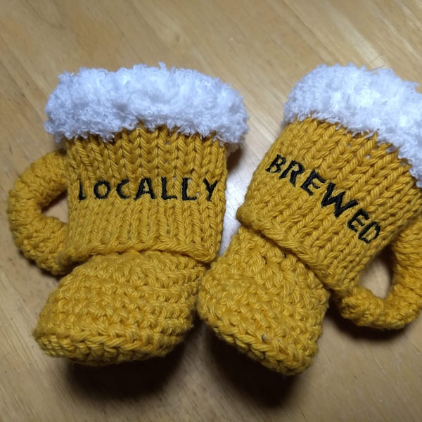 Embroidered Beer Mug Baby Booties (size 0-6 months & 6-12 months) ~ Bier Krug Baby Schuhe ~ Baby is Brewing Theme ~ Customizable