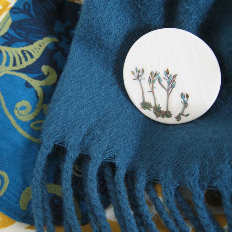 Porcelain brooch with blue bird motif image 3