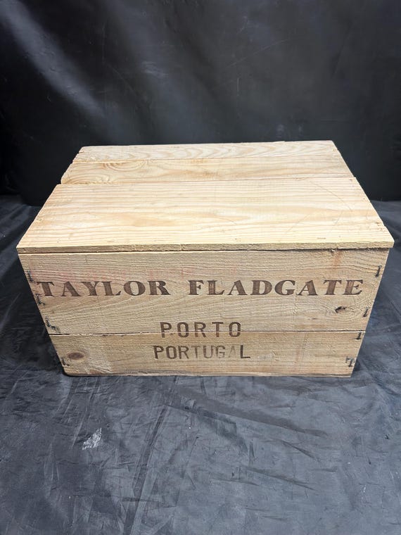Taylor Fladgate port box 1977