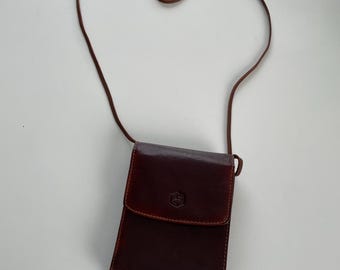 Cartera cruzada de cuero